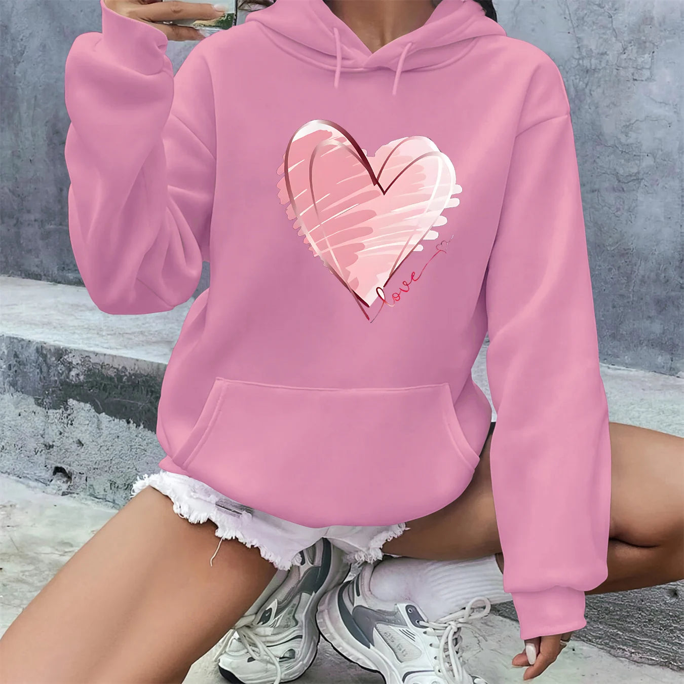 Women's autumn and winter warm and loose casual heart-shaped pattern printed thick velvet long sleeved hooded sweatshirt