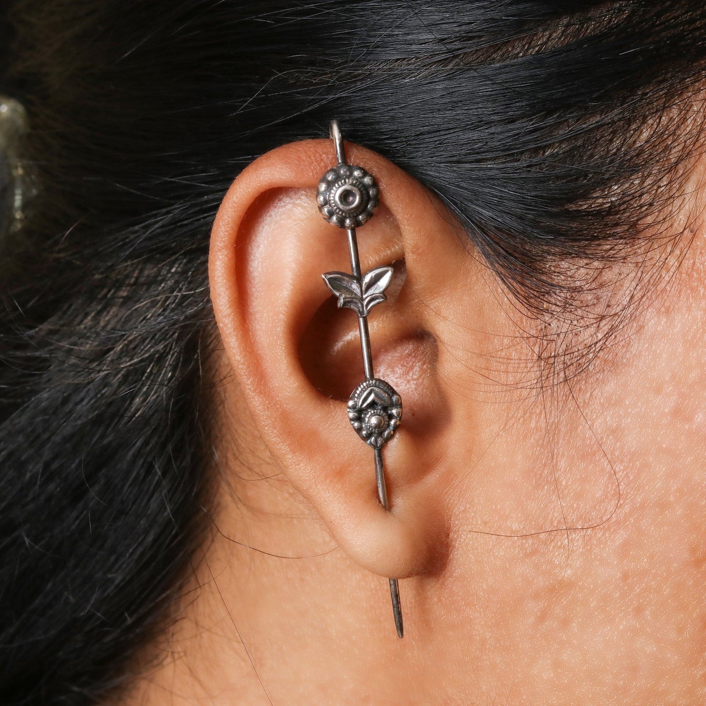 Handcrafted Silver Earcuffs – Where Artistry Meets Elegance
