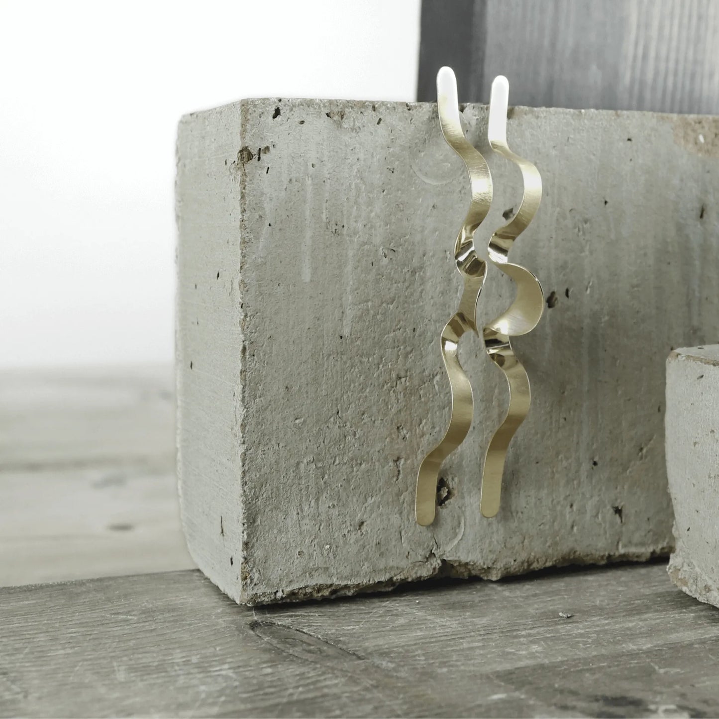 Tara Wave Statement Earring Gold Plating