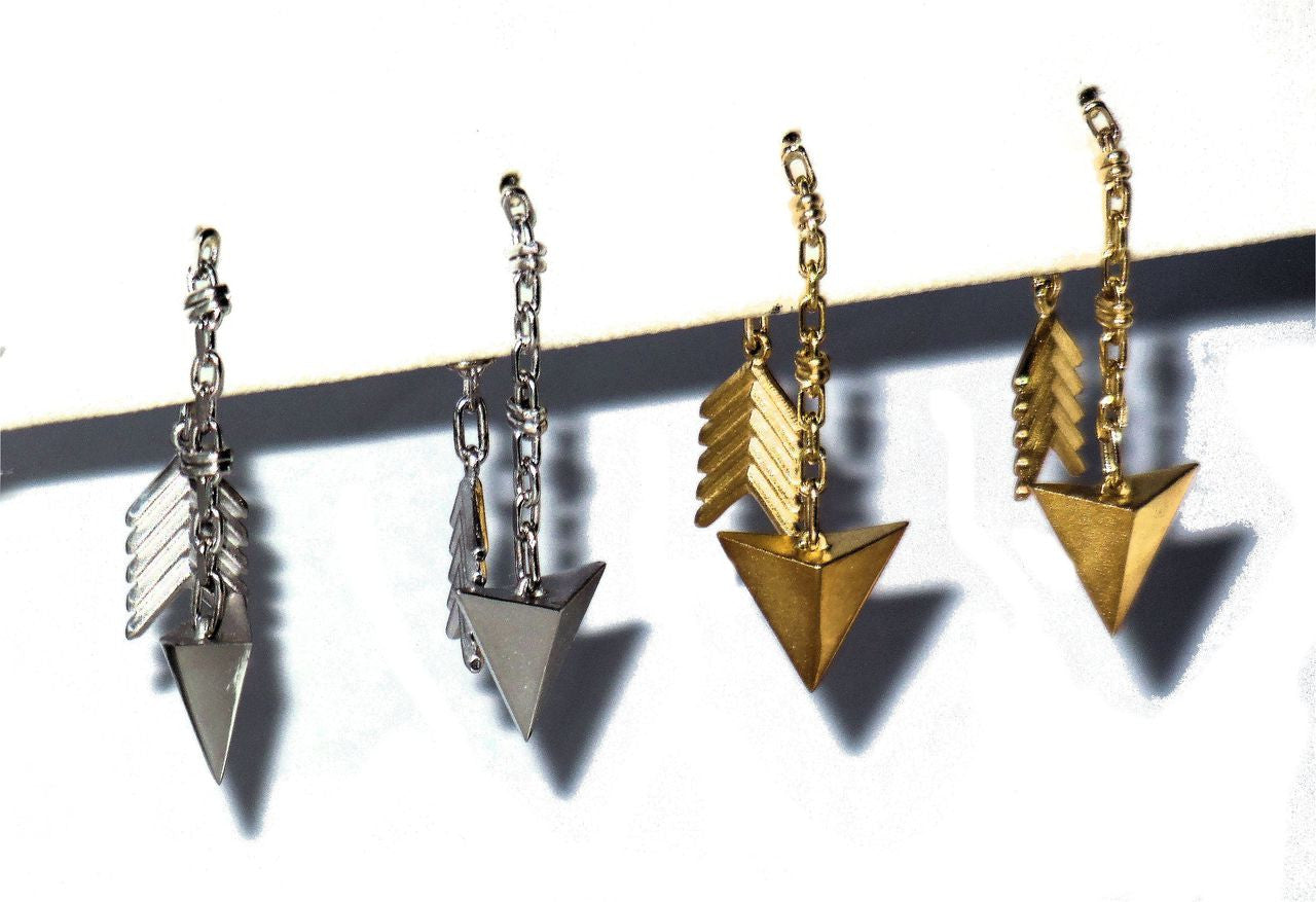 Custom Design: Illusion Piercing Arrow Earring -18K gold-1