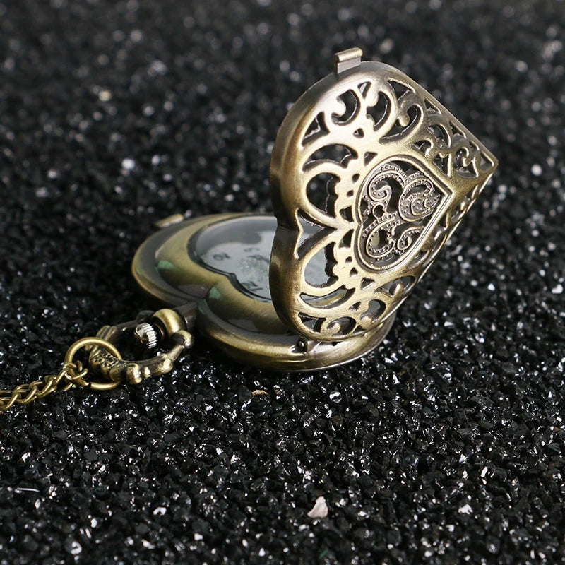 Vintage Heart-Shape Necklace for Women Lover Girlfriend Quartz Pocket Watches Fashion Beautiful Girl Pendant Tag Drink Me Chain