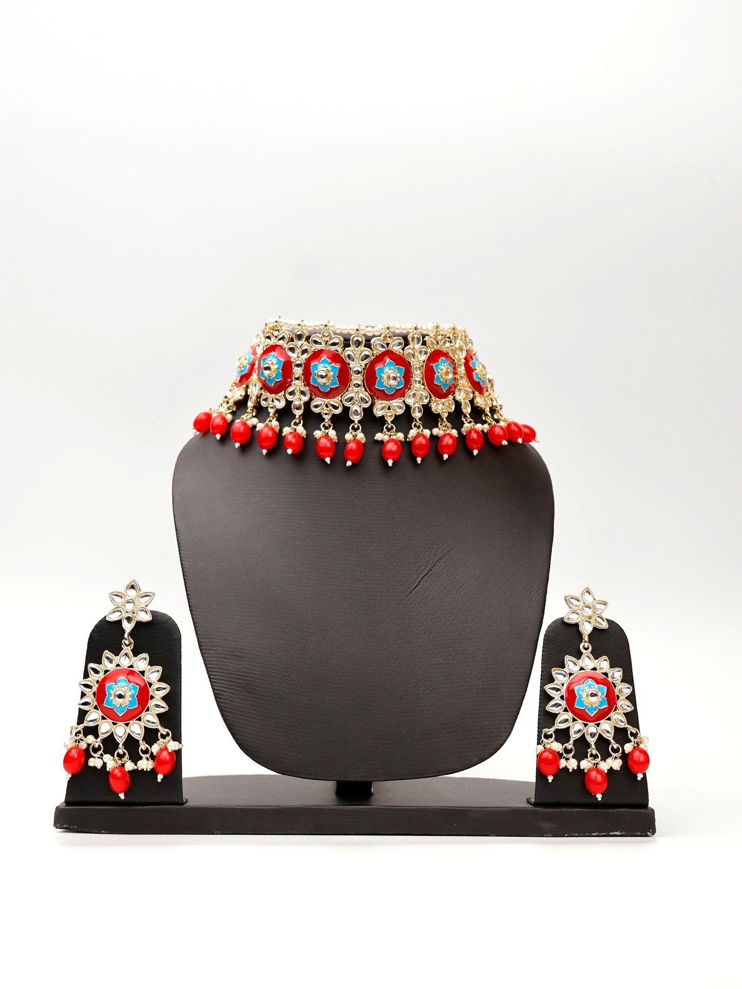 Multicolor Kundan and Pearl Choker Style Necklace Set with Earings and Mang Tikka