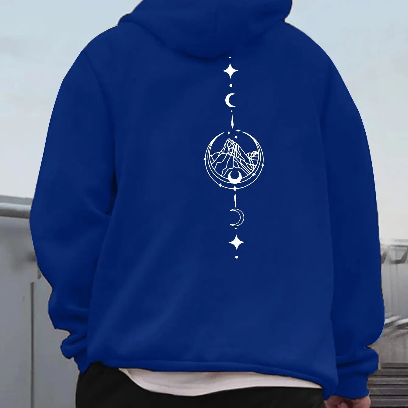 Men's autumn and winter casual fashion loose geometric print long sleeved hooded sweatshirt warm pullover