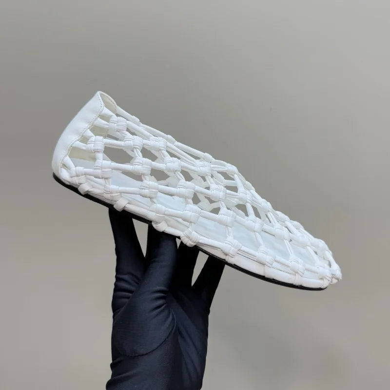 2025 New Summer Casual Sandals Flats Fashion Round Toe Mesh Weaving Design Women Concise Solid Hollow Leather Women Shoes Hot