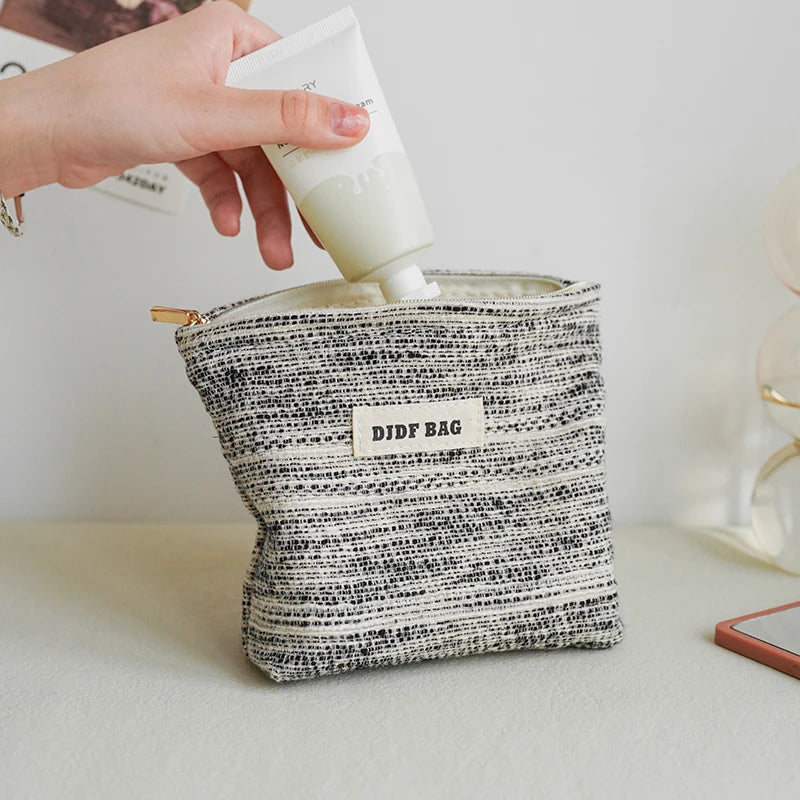 DJDF Black & White Line Women's Small Makeup Bag Canvas Zipper Portable Sanitary Napkin Storage Bag Simple Carry-On Coin Purse