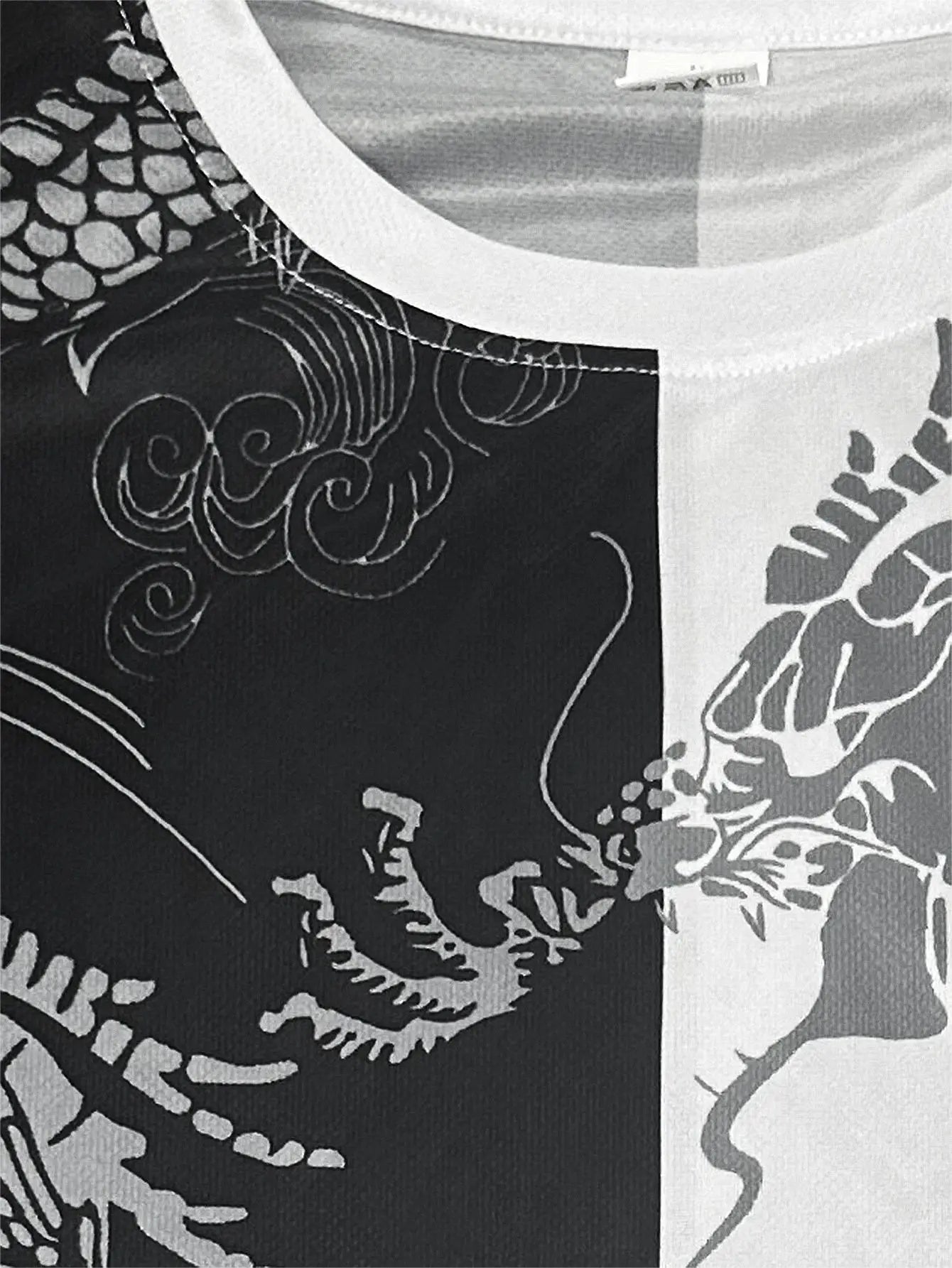 Men's Dragon-Pattern Sports T-Shirt Black And White Split Design Is Comfortable And Breathable Suitable For Training And Leisure