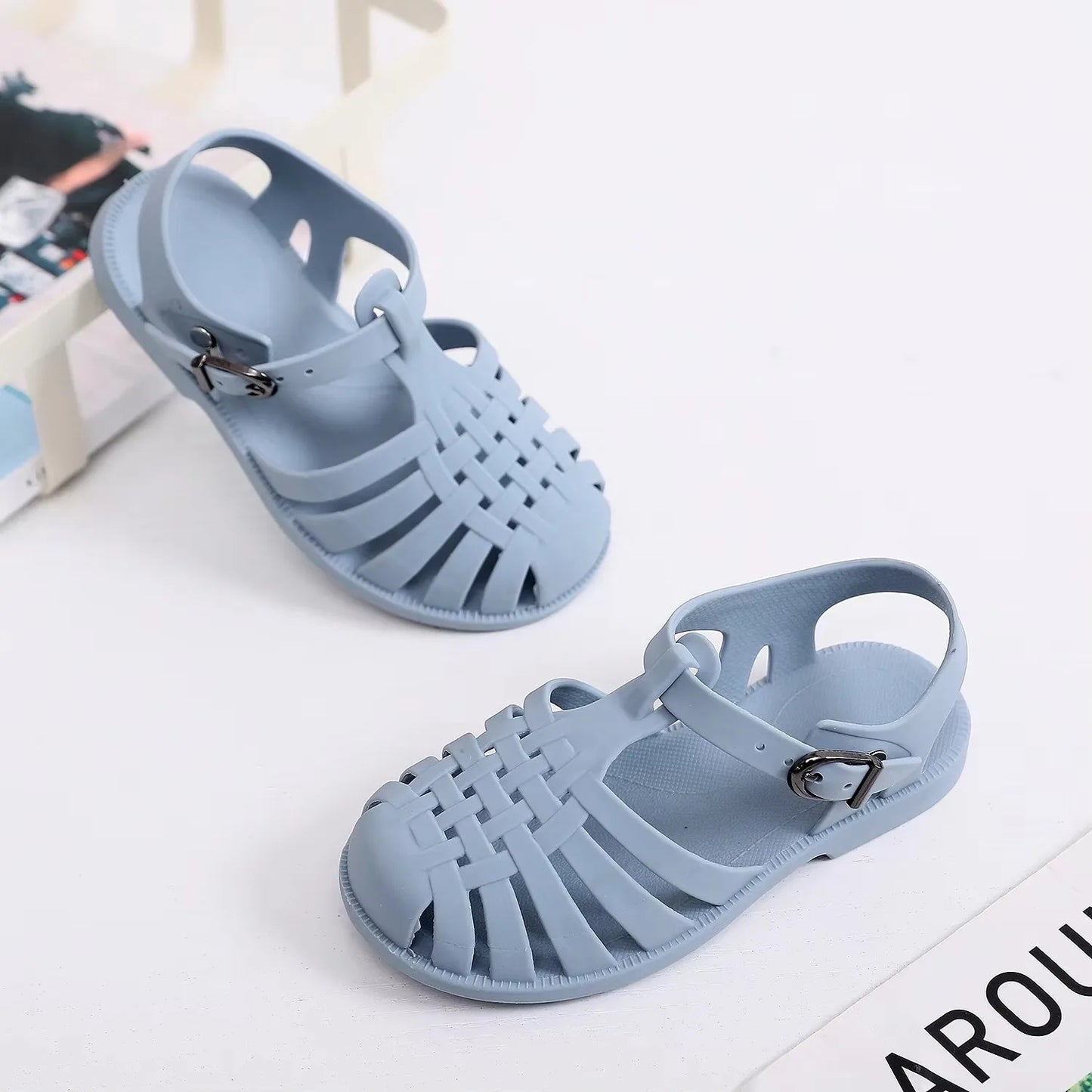 Girl Flip-flops Beach Shoes for Sea Summer Girls Gladiator Sandals Soft Non-slip Princess Jelly Shoes Flat Retro Roman