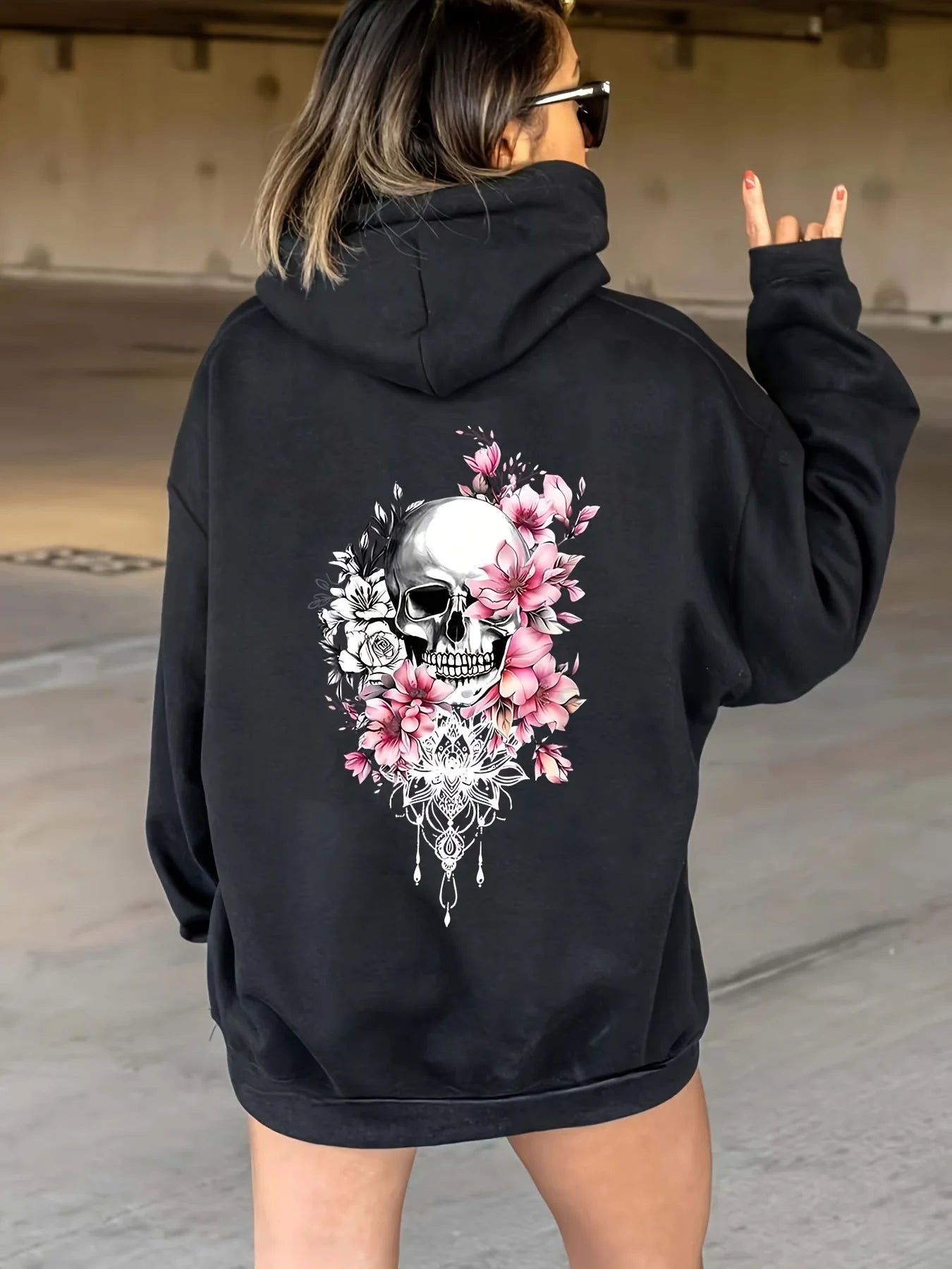 Women's autumn and winter casual loose Gothic skull and lotus print with plush warm long sleeved hooded sweatshirt
