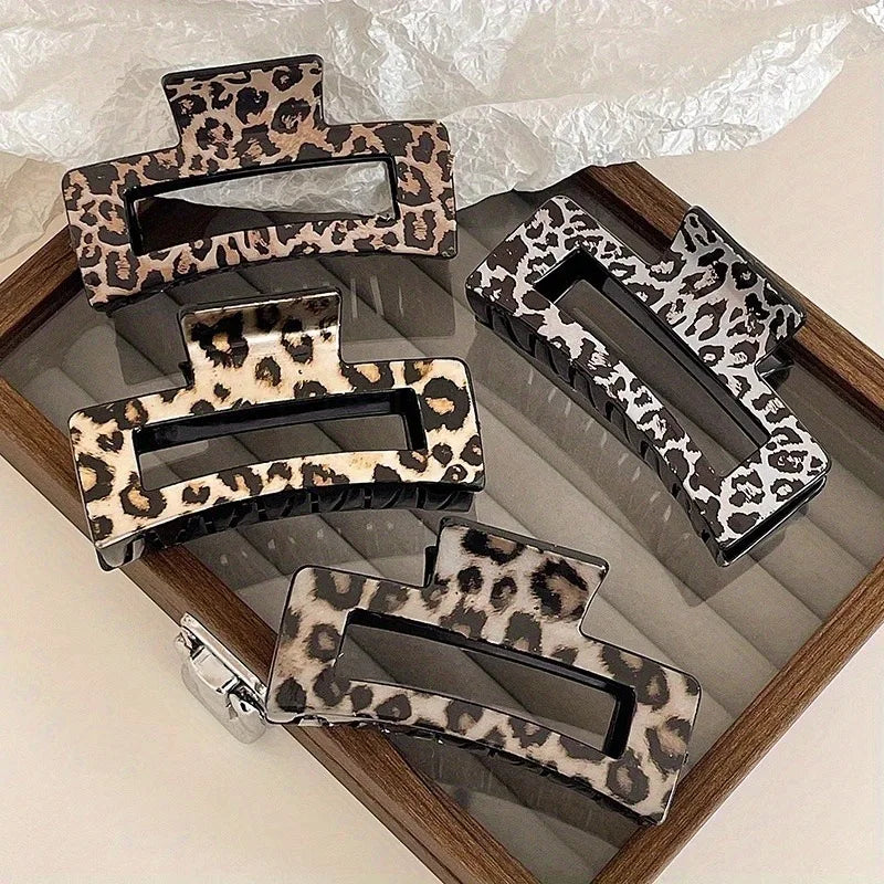 1Pcs Tortoise Hair Claw Clips Leopard Print Stylish Hair Accessories for Women Fashion Strong Hold Clips for Thick Thin hair
