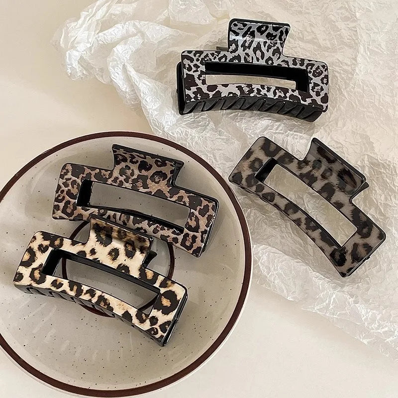 1Pcs Tortoise Hair Claw Clips Leopard Print Stylish Hair Accessories for Women Fashion Strong Hold Clips for Thick Thin hair