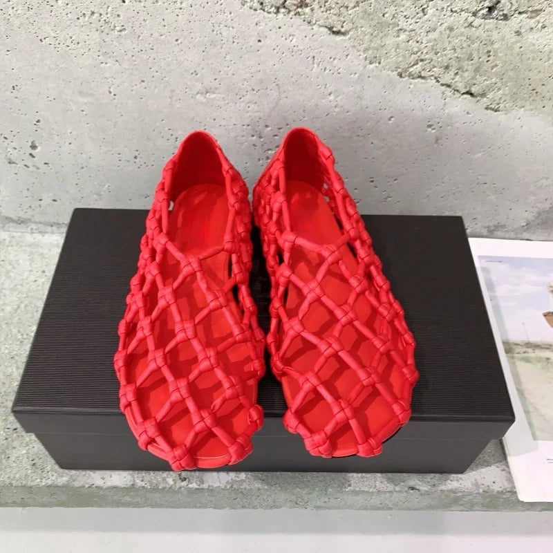 2025 New Summer Casual Sandals Flats Fashion Round Toe Mesh Weaving Design Women Concise Solid Hollow Leather Women Shoes Hot
