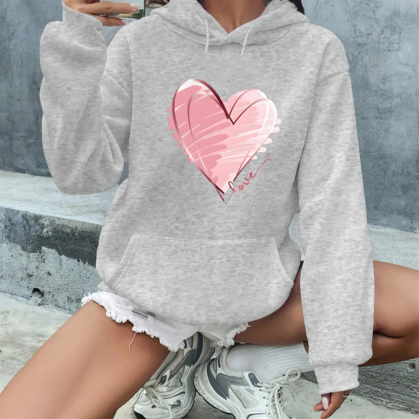 Women's autumn and winter warm and loose casual heart-shaped pattern printed thick velvet long sleeved hooded sweatshirt