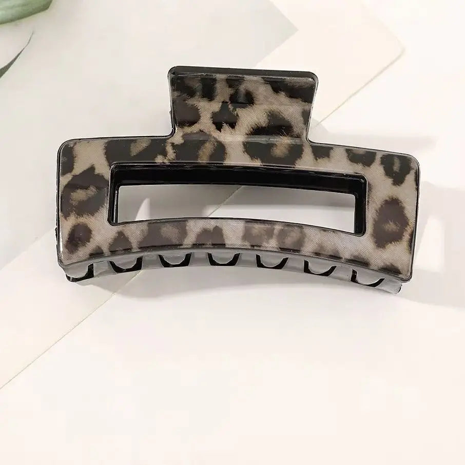 1Pcs Tortoise Hair Claw Clips Leopard Print Stylish Hair Accessories for Women Fashion Strong Hold Clips for Thick Thin hair