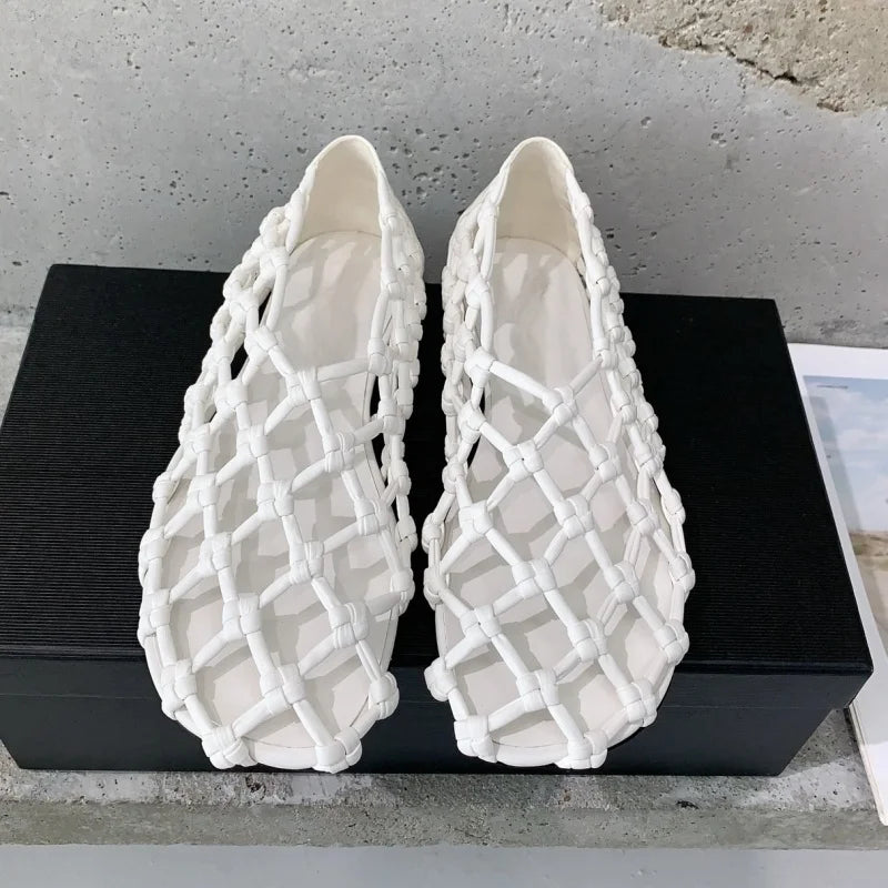 2025 New Summer Casual Sandals Flats Fashion Round Toe Mesh Weaving Design Women Concise Solid Hollow Leather Women Shoes Hot