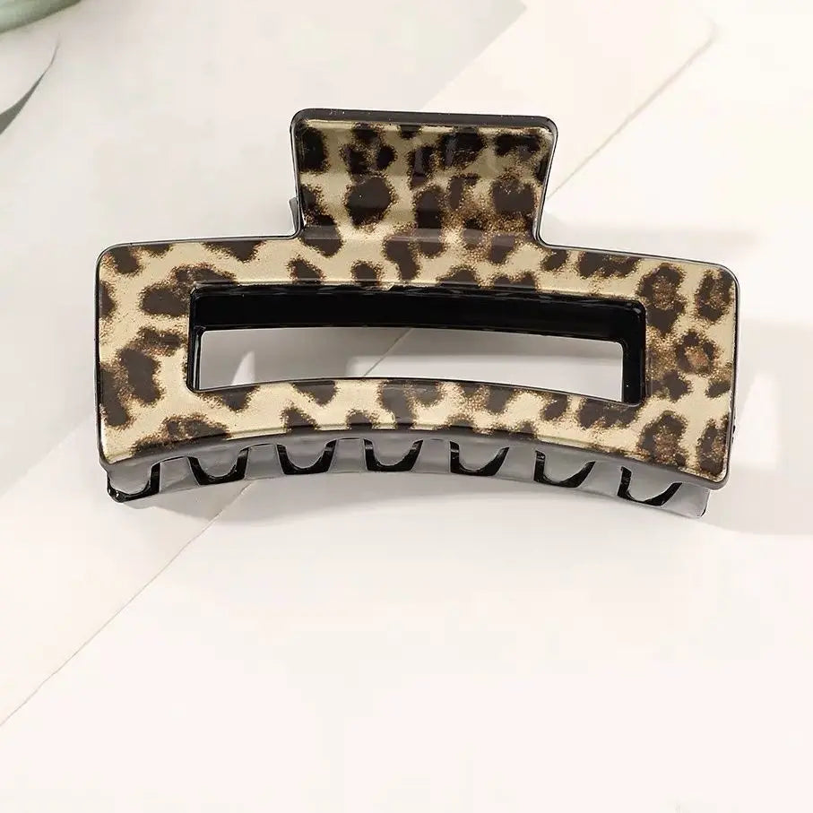 1Pcs Tortoise Hair Claw Clips Leopard Print Stylish Hair Accessories for Women Fashion Strong Hold Clips for Thick Thin hair