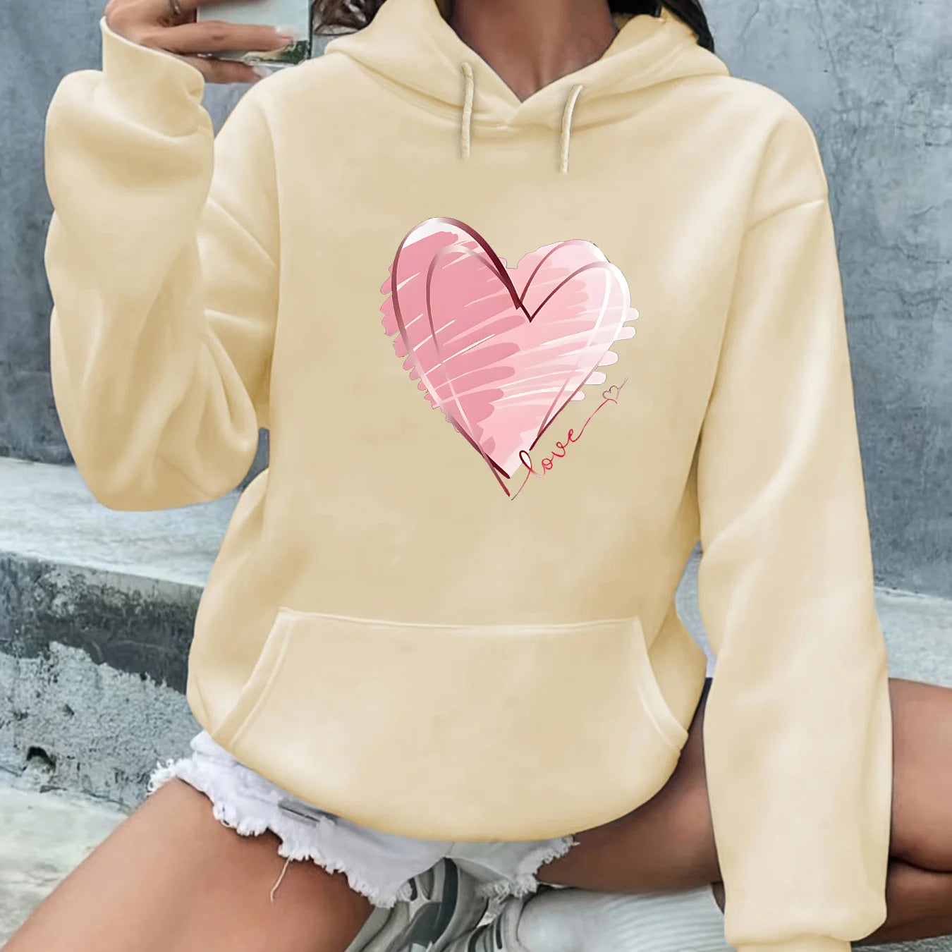 Women's autumn and winter warm and loose casual heart-shaped pattern printed thick velvet long sleeved hooded sweatshirt