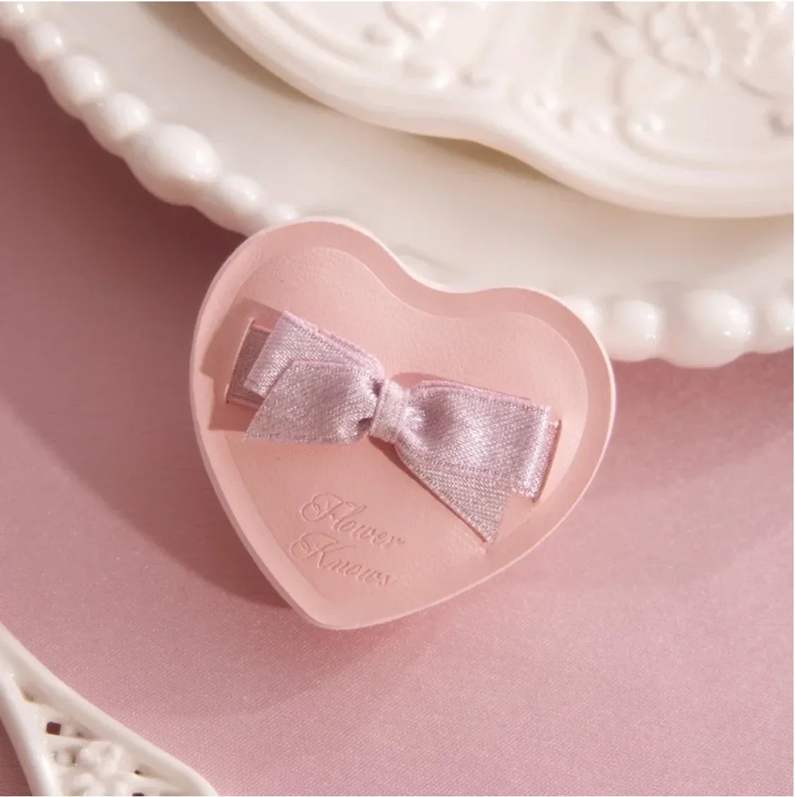 Flower KnowX Alibae joint limited series love air cushion powder puff blush brush makeup tool