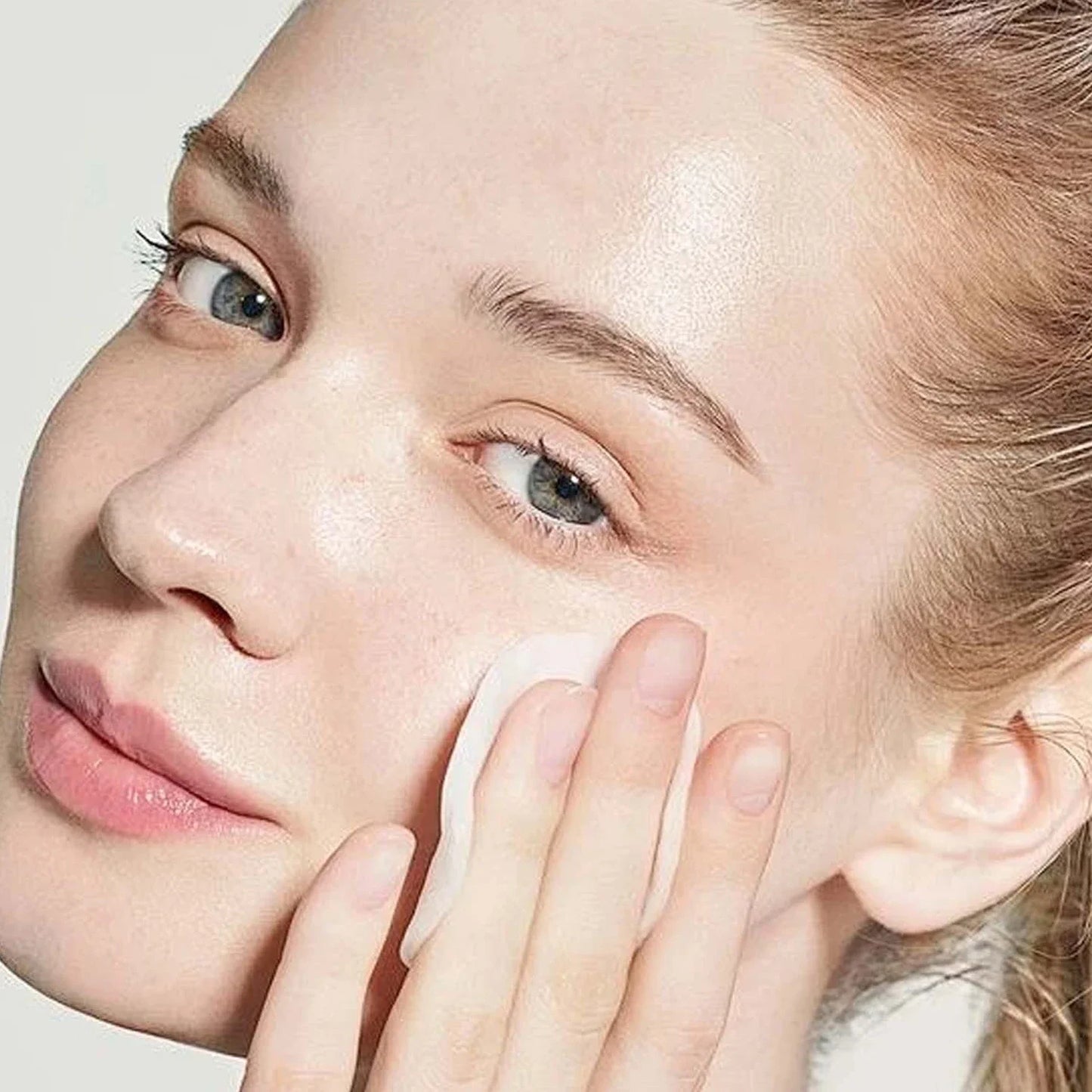 Multi-Use Cotton Makeup Remover Pads Adequate Face Cleansing Soft Exfoliating Cotton Rounds for Makeup Removal and Facial Skin