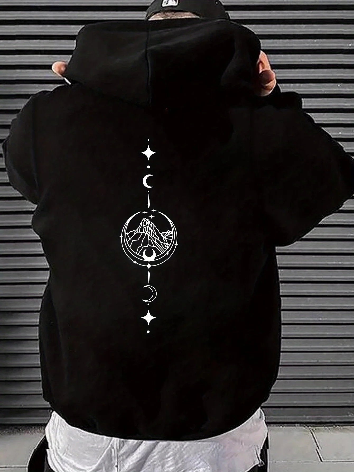 Men's autumn and winter casual fashion loose geometric print long sleeved hooded sweatshirt warm pullover