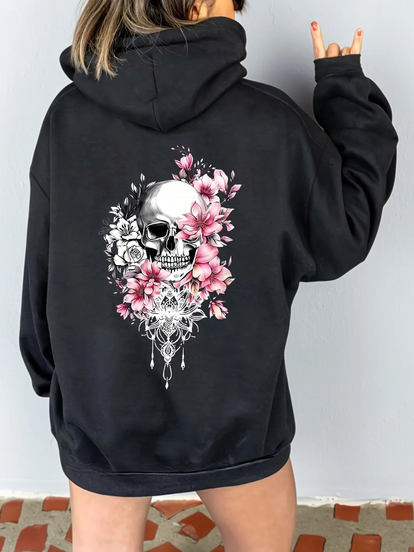 Women's autumn and winter casual loose Gothic skull and lotus print with plush warm long sleeved hooded sweatshirt