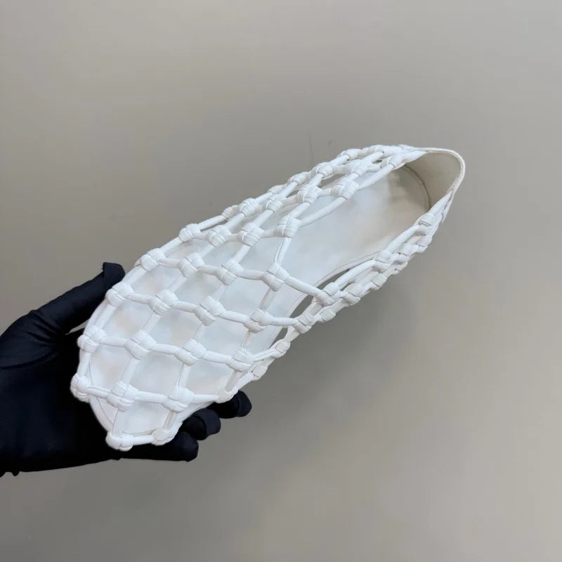 2025 New Summer Casual Sandals Flats Fashion Round Toe Mesh Weaving Design Women Concise Solid Hollow Leather Women Shoes Hot