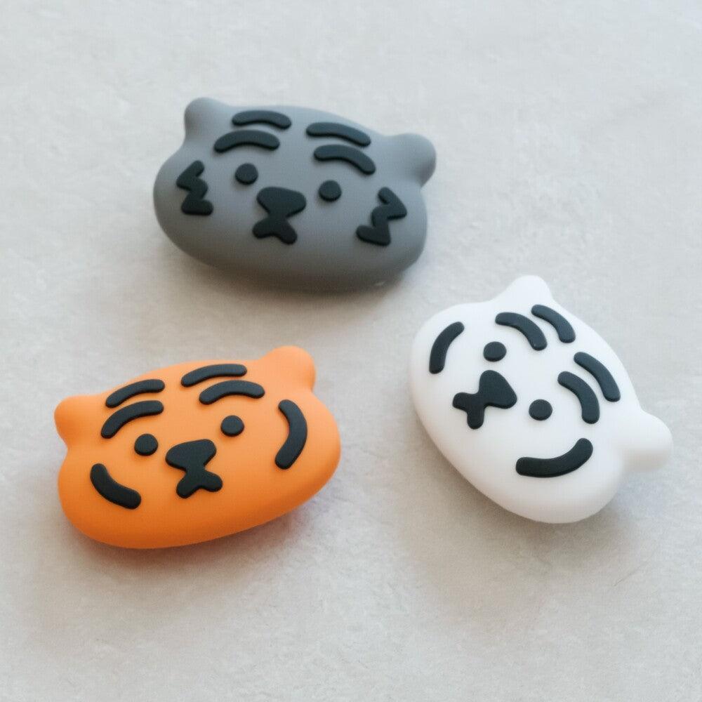 Muzik Tiger Silicon Charm Set